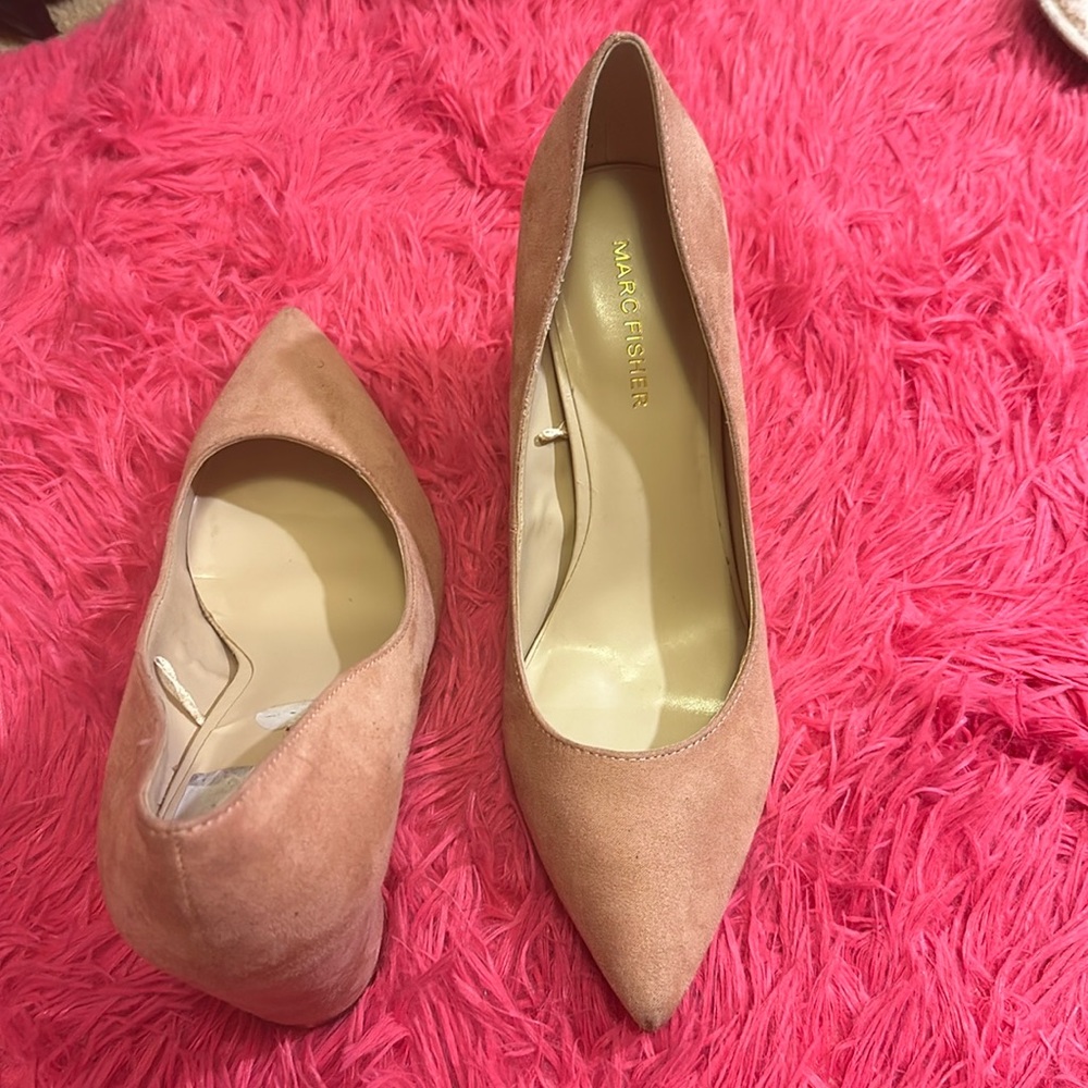 Marc Fisher Suede shoes